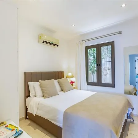 Korsan- 8 Bedroom With Private Pool And Sea View וילה קס