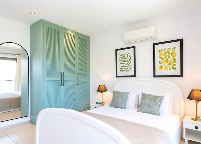Korsan- 8 Bedroom With Private Pool And Sea View *