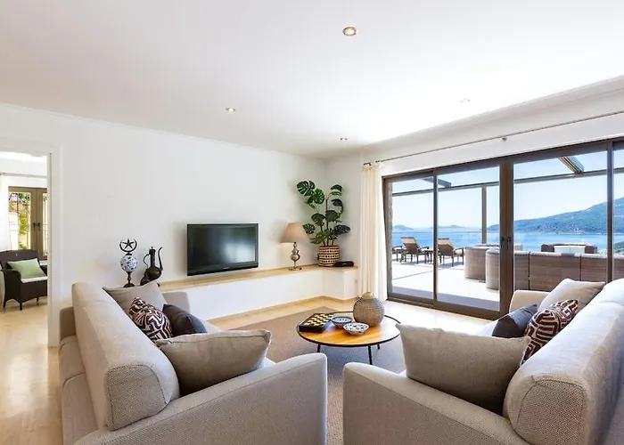 Korsan- 8 Bedroom With Private Pool And Sea View 빌라