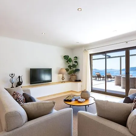 Korsan- 8 Bedroom With Private Pool And Sea View Villa